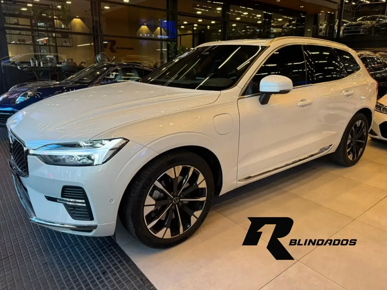Volvo XC 60 T-8 Ultra 2.0 AWD (Híbrido) 2025