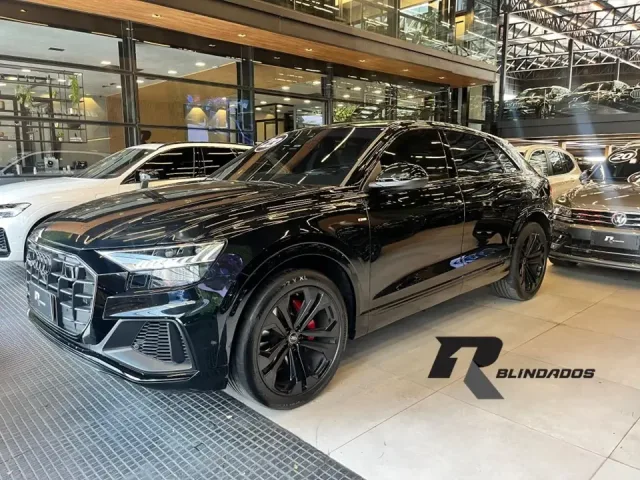 Audi Q8 Perf.Black 3.0 TFSI Quat. S-tr/(Híb.) 2023