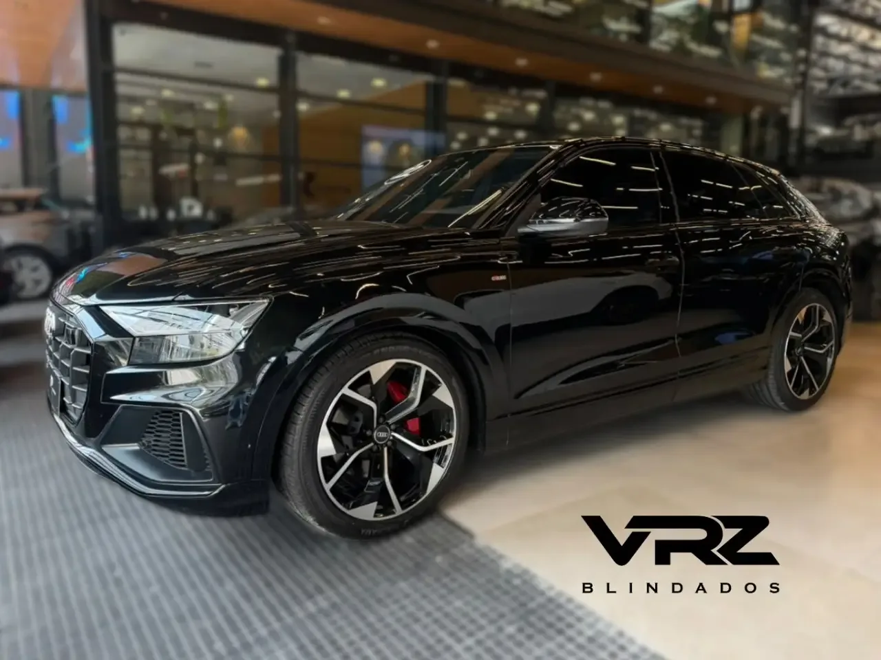 Audi Q8 Perf.Black 3.0 TFSI Quat. S-tr/(Híb.) 2021