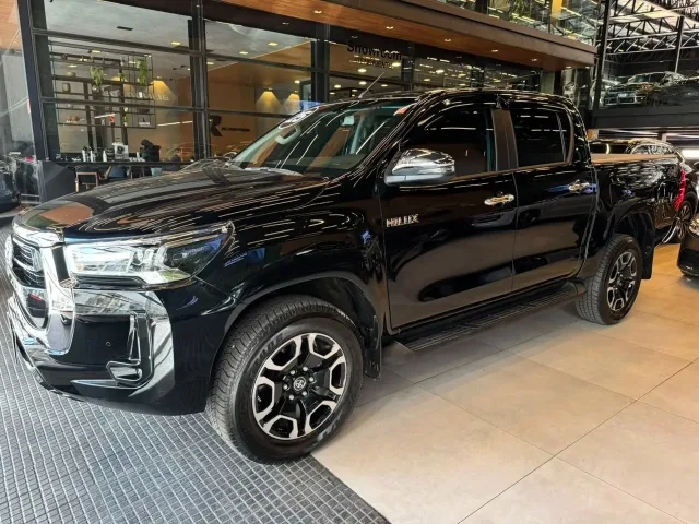 Toyota Hilux CD SRV 4x4 2.8 TDI Diesel Aut. 2025